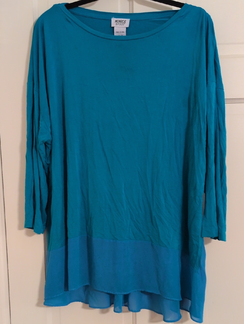 Monroe & Main Teal Layered Long Sleeve Tunic